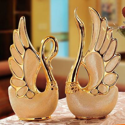 欧式现代陶瓷天鹅摆件 客厅优雅点缀，匠心独具的结婚礼物
